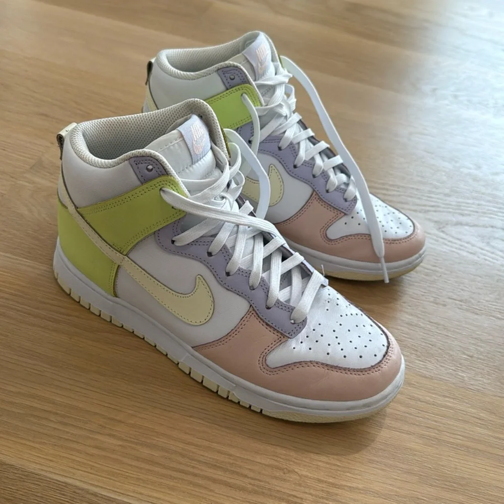 Pastel Nike Dunks High - Picture 1 of 4